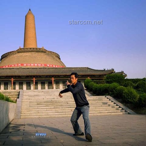 **爱而不得的笔尖舞蹈：探寻文学里的顶级文笔如何触动心灵**